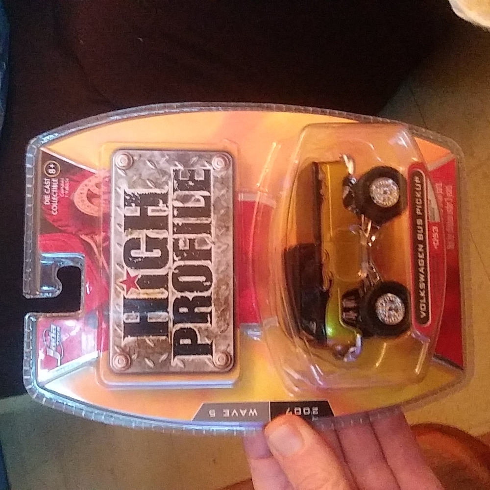 Jada toys. High profile Volkswagen bus pickup. Cltr 53. 2007. Wave 5.